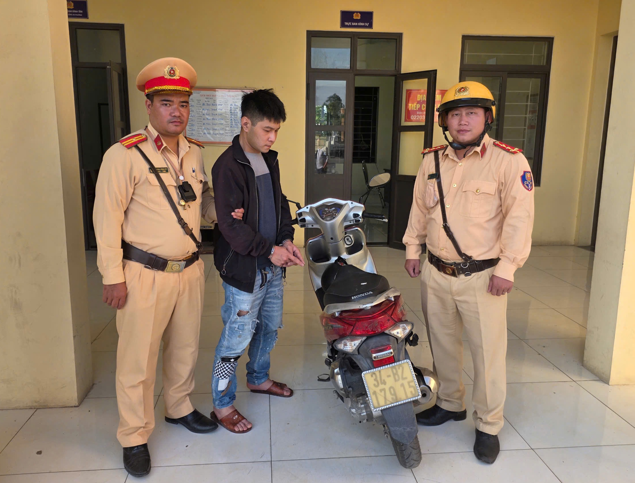 Đội Cảnh sát giao thông số 5: Bắt giữ đối tượng tàng trữ trái phép chất ma túy